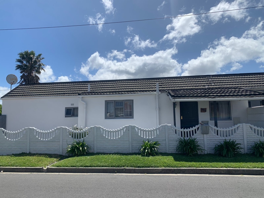 3 Bedroom Property for Sale in Lansdowne Western Cape